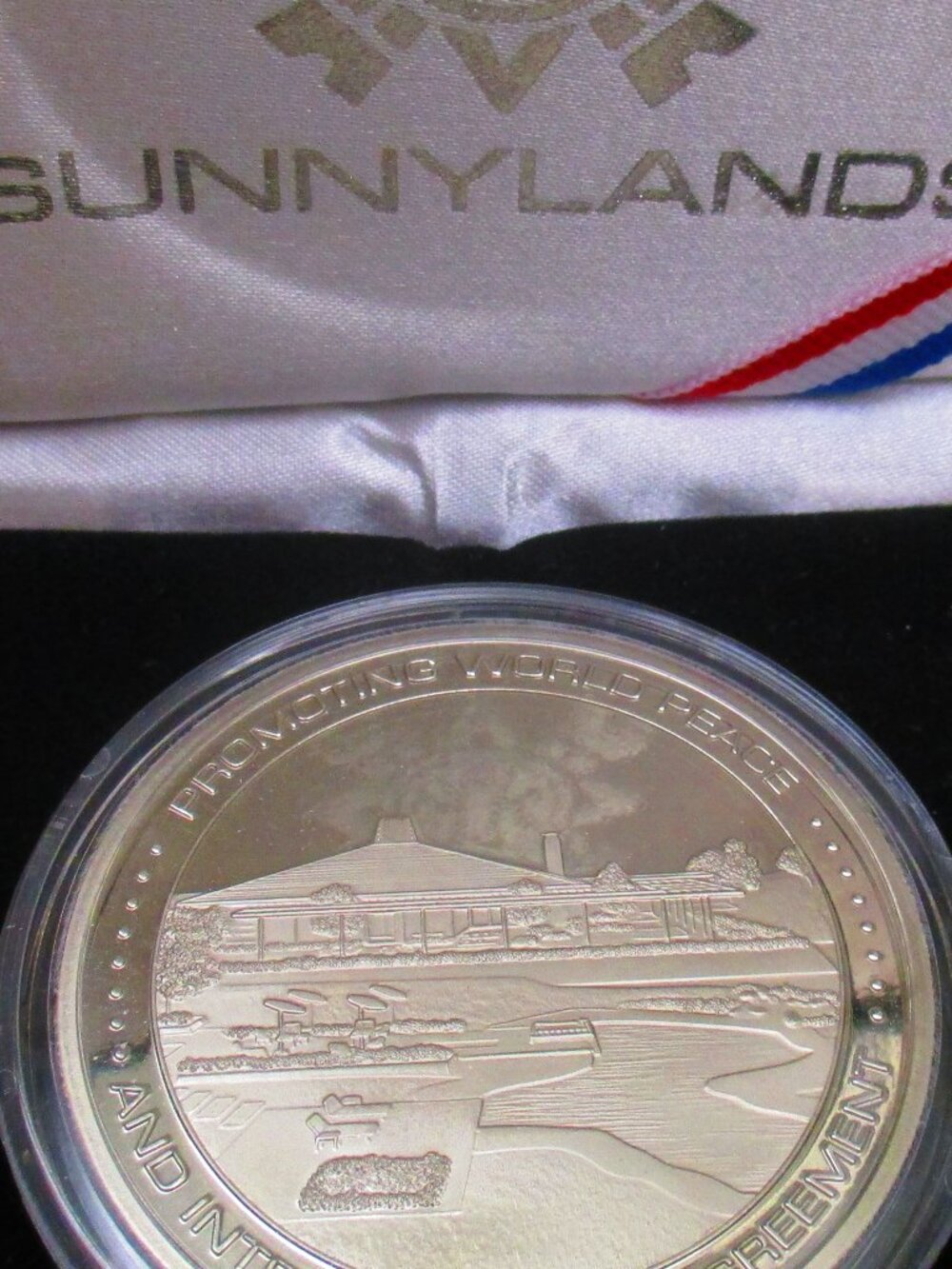 President Barack Obama & Chinese President Retreat Coin Medallion at Sunnylands
